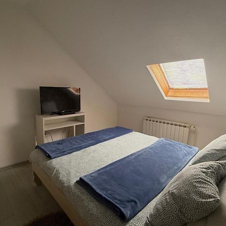 House Katja Hotel Jezerce Bagian luar foto