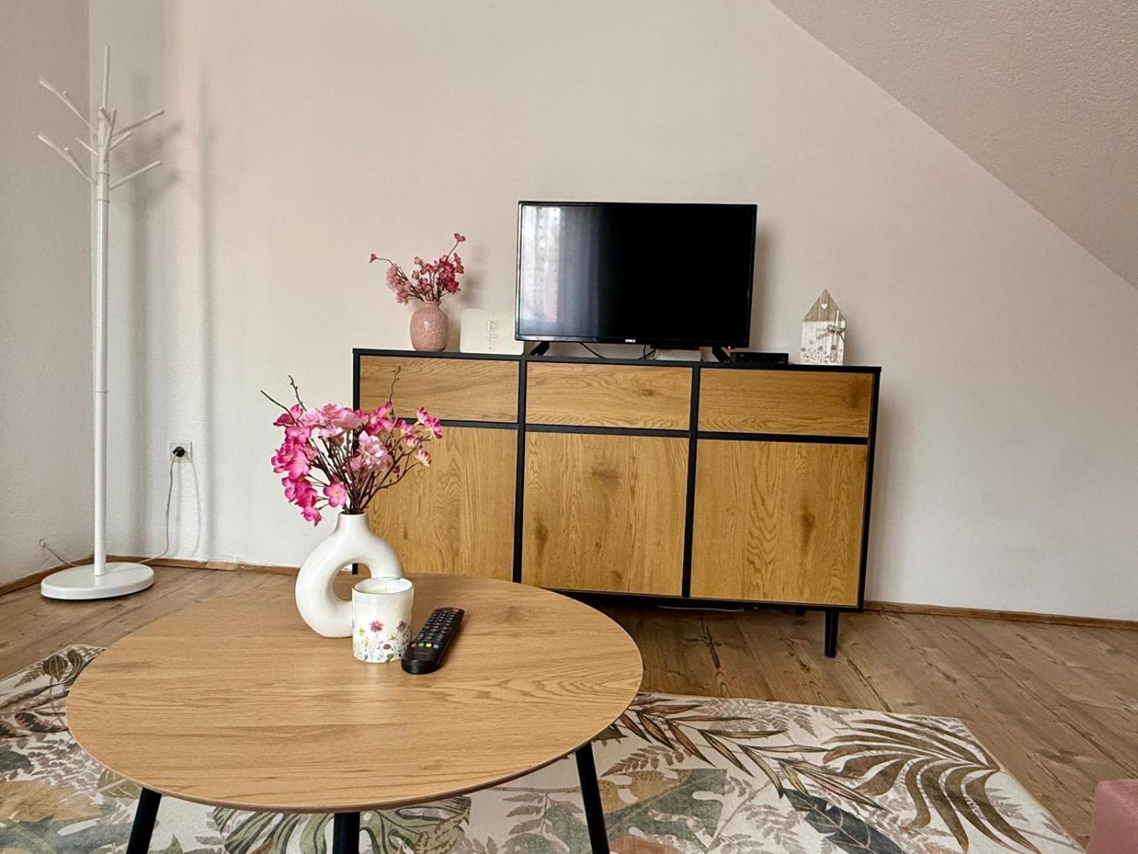 House Katja Hotel Jezerce Bagian luar foto